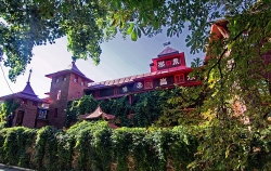 Буддистский храм Белый Лотос