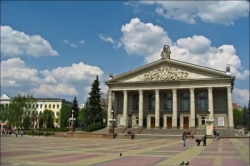 Театральная площадь