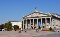 Театральная площадь